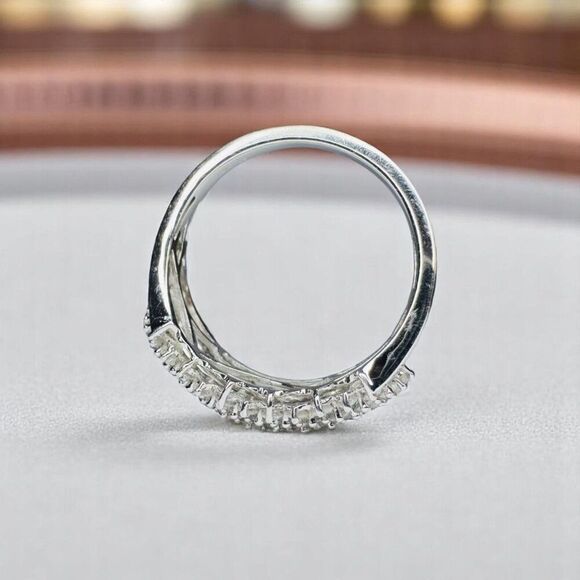 10K Gold- 2 Carat TW- Diamond Ring -Size 7- White Gold -Cluster Pave Ring -3g - Picture 8 of 16